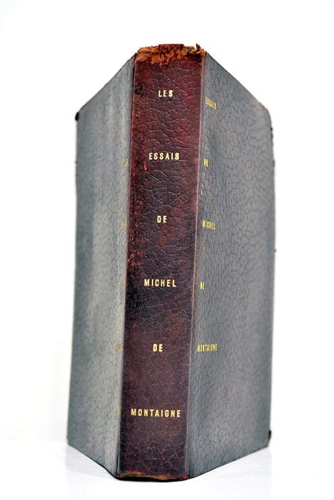 LES ESSAIS de Michel de Montaigne.