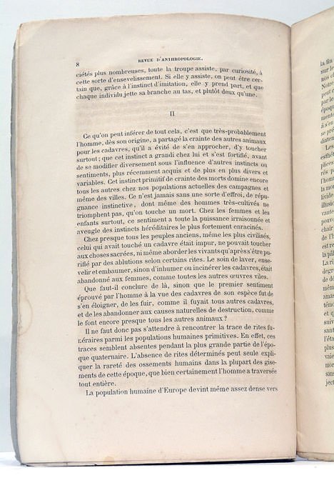 Les rites funéraires aux époques préhistoriques et leur origine.