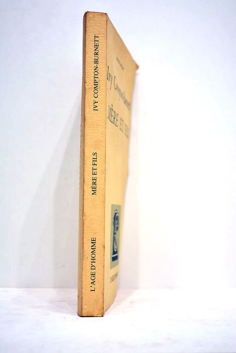 Mère et fils. Traduit de l'anglais par Claude Clergé et …