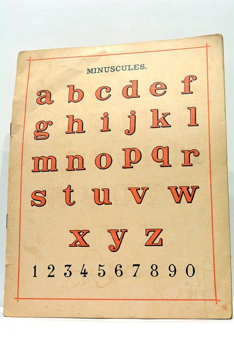 MINISCULES. Abcd.