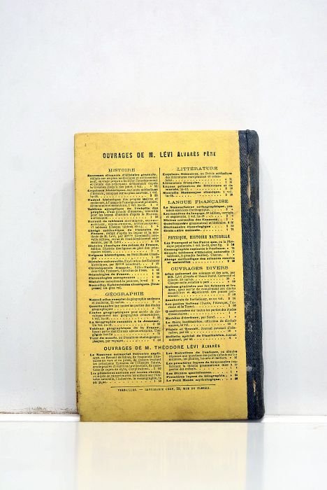 Musée classique ou Histoire universelle en tableaux. Explication des énigmes …