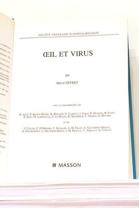 Œil et Virus.