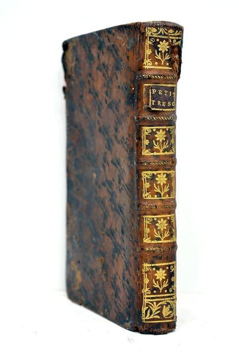 PETIT trésor de la belle latinité. Puisé dans les meilleurs …