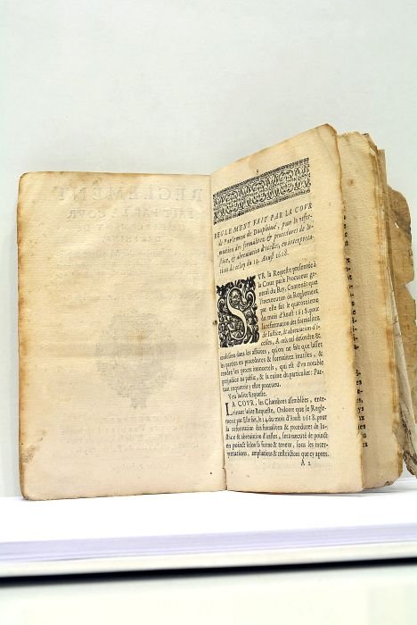 REGLEMENT fait par la Cour de Parlement de Dauphiné pour …