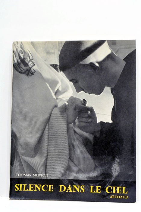 Silence dans le ciel.