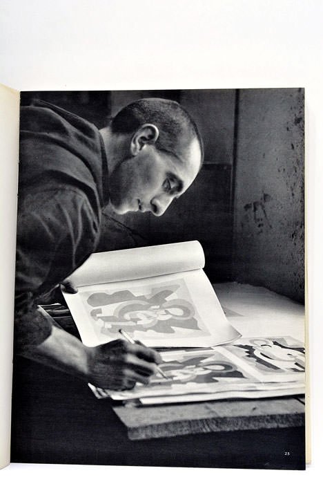 Silence dans le ciel.