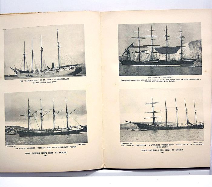 The wonder Book of Ships. With twelve colour plates and …