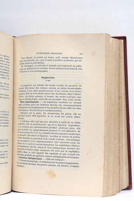 Traité de thérapeutique vétérinaire. Pharmacodynamie - Pharmacothérapie. Quatrième édition.