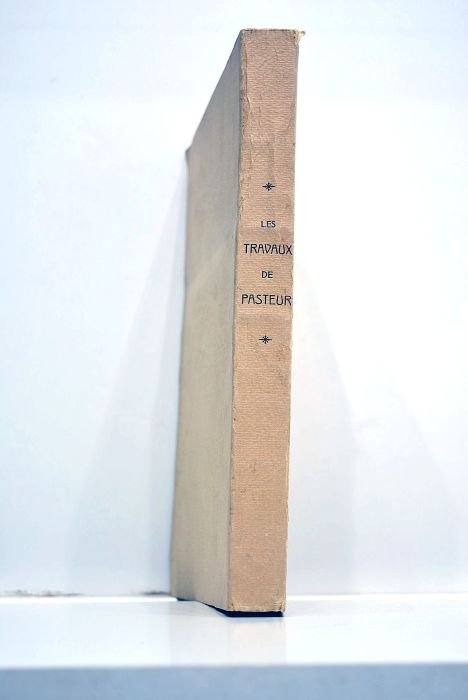 TRAVAUX (Les) de Pasteur. Discours et conférences faits à l'Université …