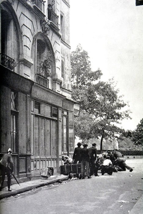 Un an. Texte de A.-G. Leroux. Photographies de Roger Schall, …