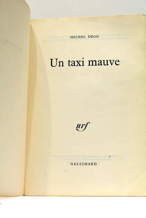 Un taxi mauve.