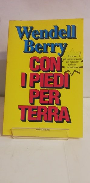 CON I PIEDI PER TERRA