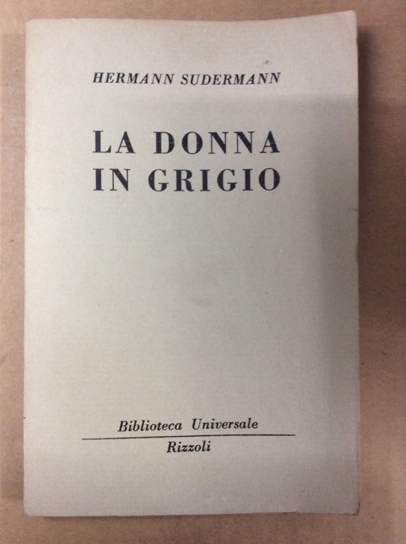 LA DONNA IN GRIGIO.
