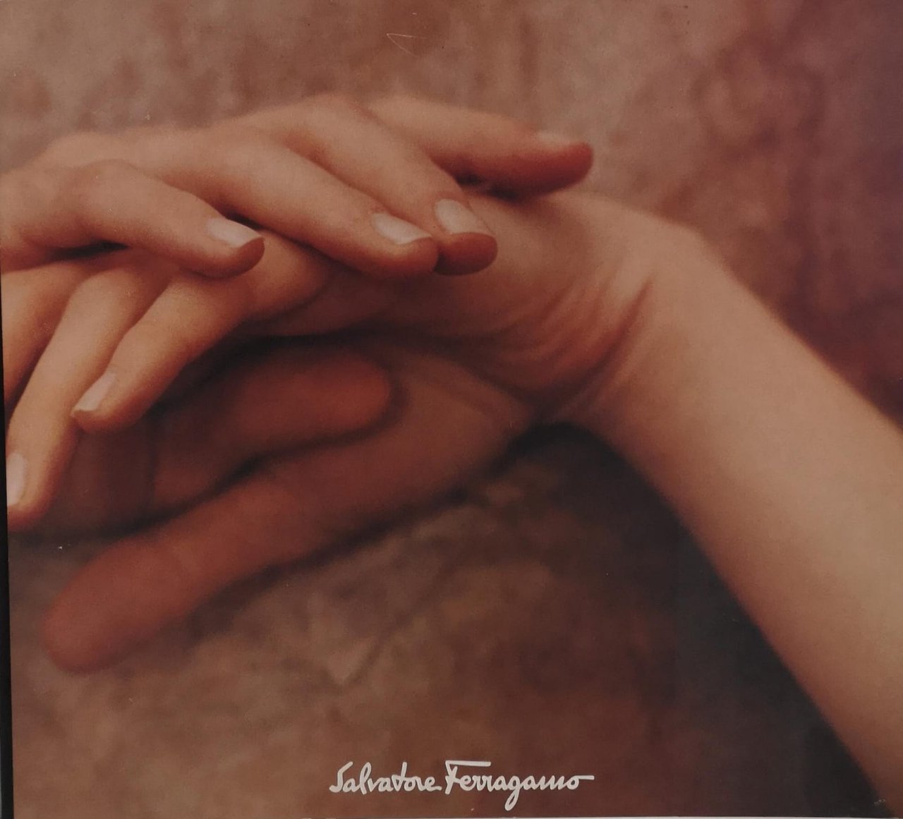 SALVATORE FERRAGAMO: IMAGES FROM THE SALVATORE FERRAGAMO SPRING-SUMMER 1999 ADVERTISING … | Immagine principale