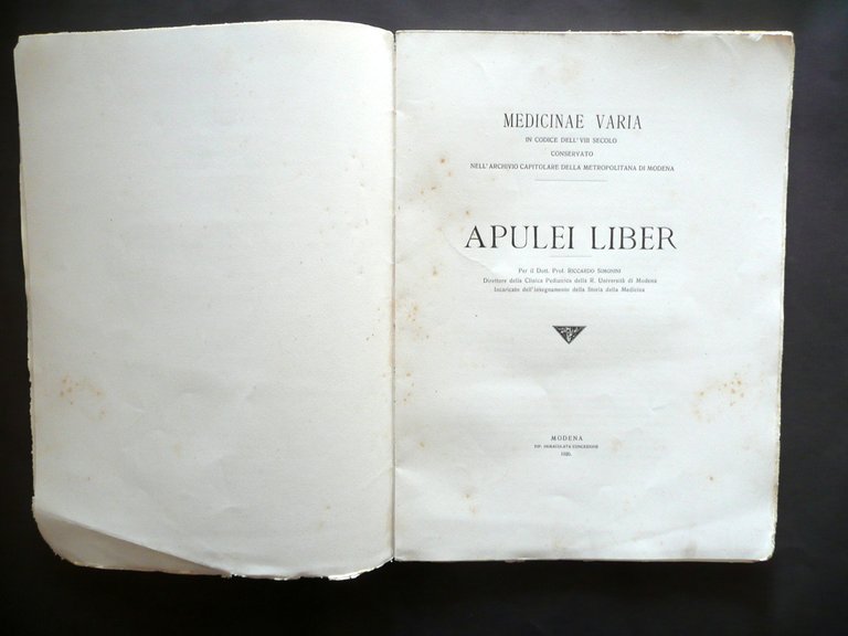 Apulei Liber Codice VIII Secolo Archivio Capitolare Metropolitana di Modena …