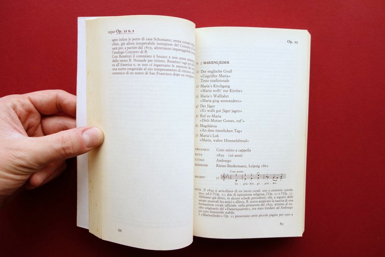 Brahms Signori, il catalogo Ë questo! A. Poggi E. Vallora …