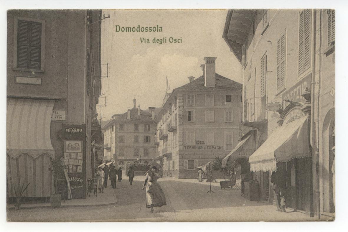 Cartolina Domodossola Via degli Osci viaggiata Verbano Cusio Ossola