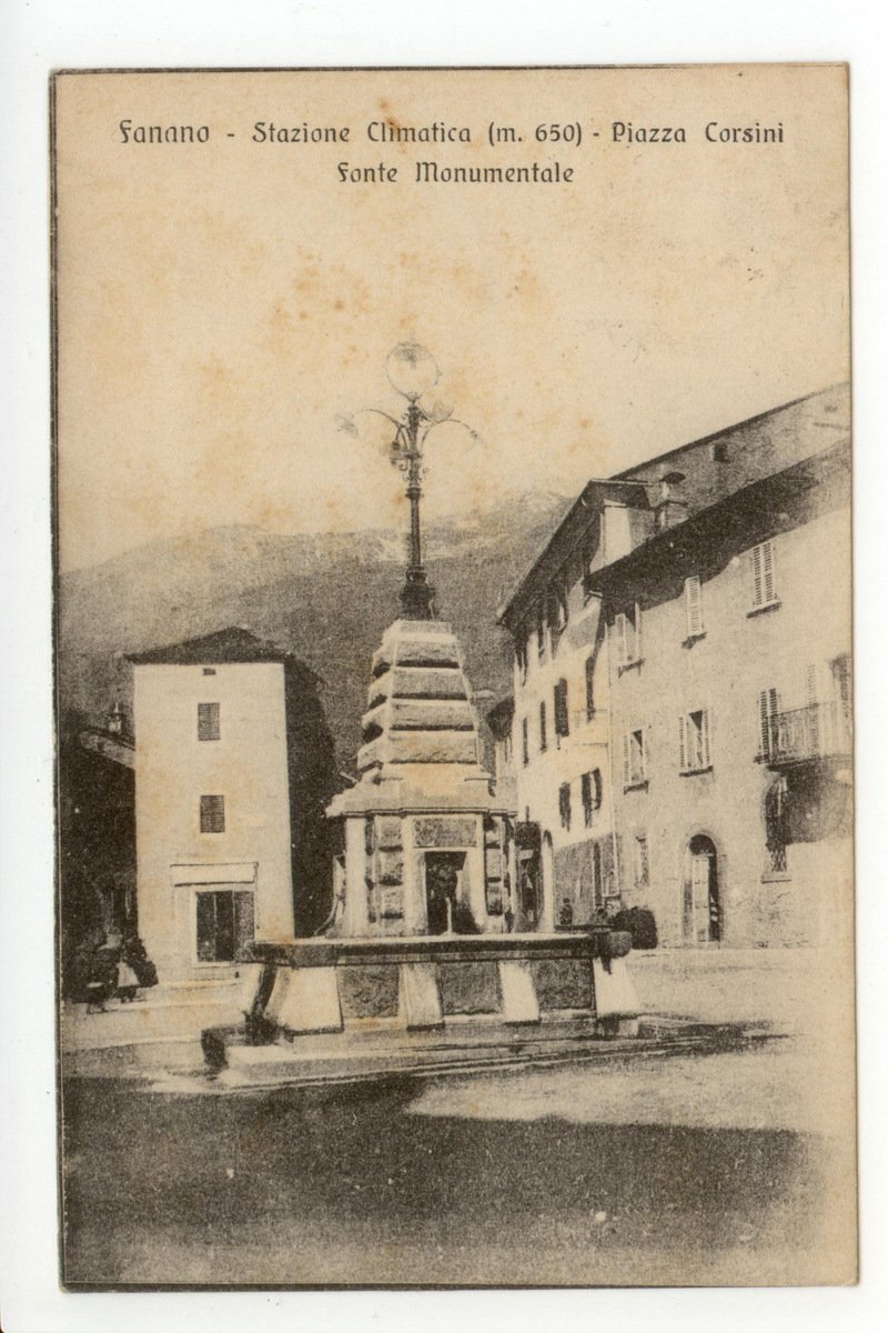 Cartolina Fanano Stazione Climatica Piazza Corsini Fonte 1920 viaggiata Modena