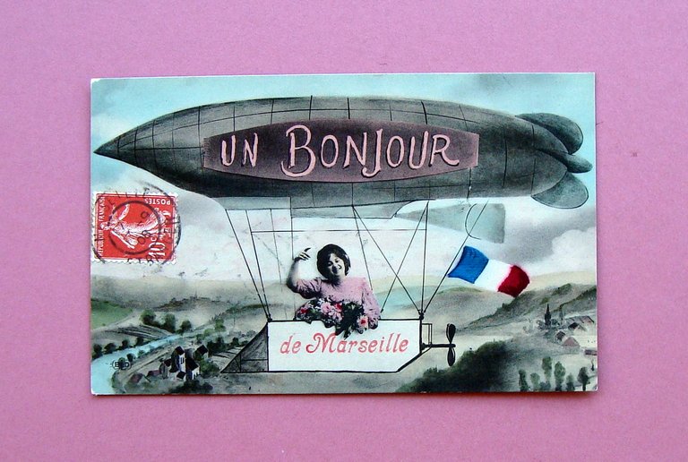 Cartolina Illustrata colori un Bonjour de Marseille dirigibile Viaggiata | Immagine Gallery 1