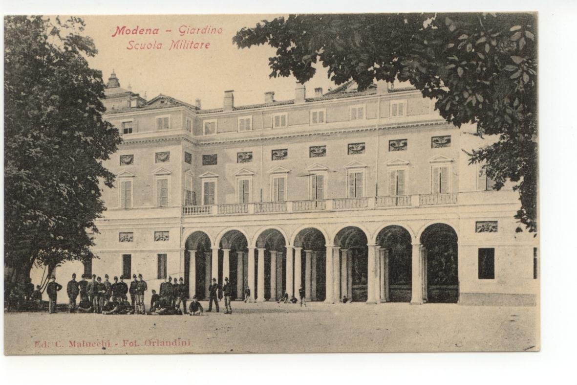 Cartolina Modena Giardino Scuola Militare non viaggiata