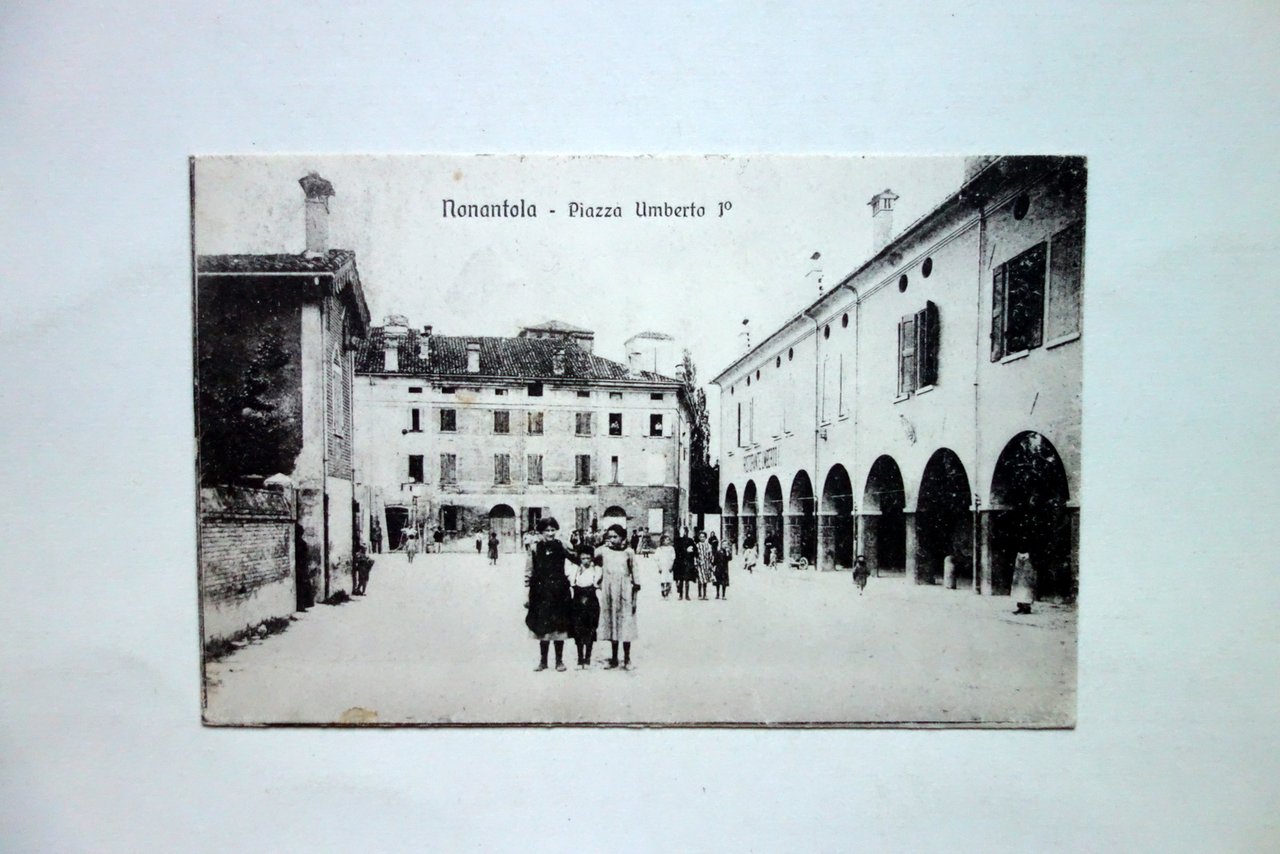 Cartolina Nonantola Modena Piazza Umberto I Viaggiata Animata 1920