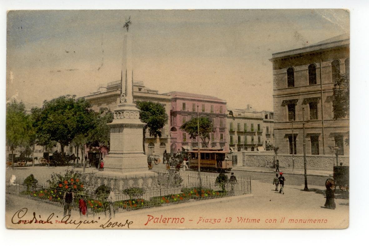 Cartolina Palermo Piazza 13 Vittime Con Il Monumento viaggiata