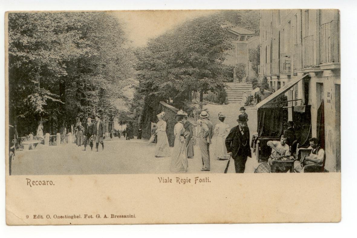 Cartolina Recoaro Viale Regie Fonti non viaggiata