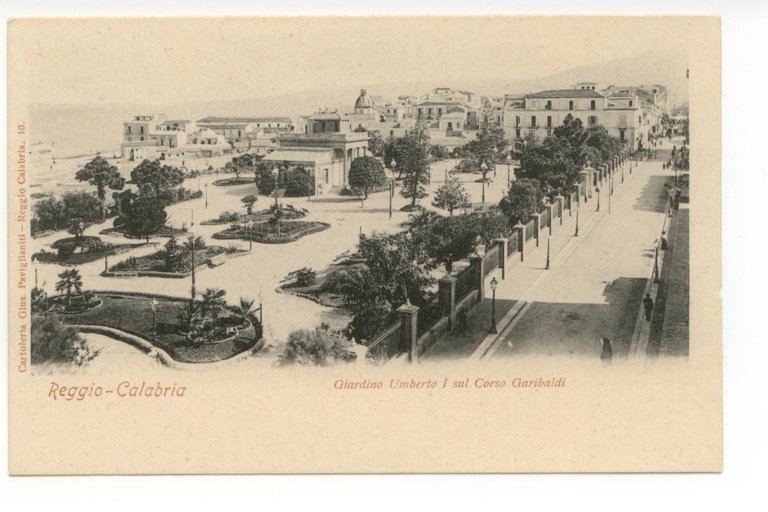 Cartolina Reggio Calabria Giardino Umberto I sul Corso Garibaldi non viaggiata