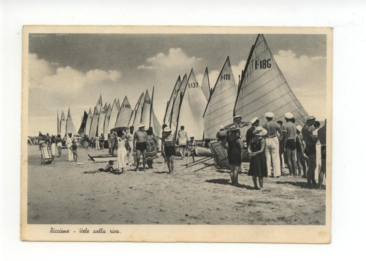 Cartolina Riccione Vele sulla Riva 1936 viaggiata Rimini