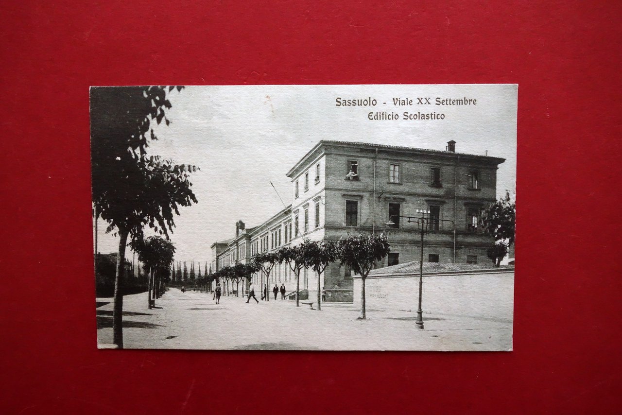 Cartolina Sassuolo Viale XX Settembre Edificio Scolastico Viaggiata 1924 Modena | Immagine principale