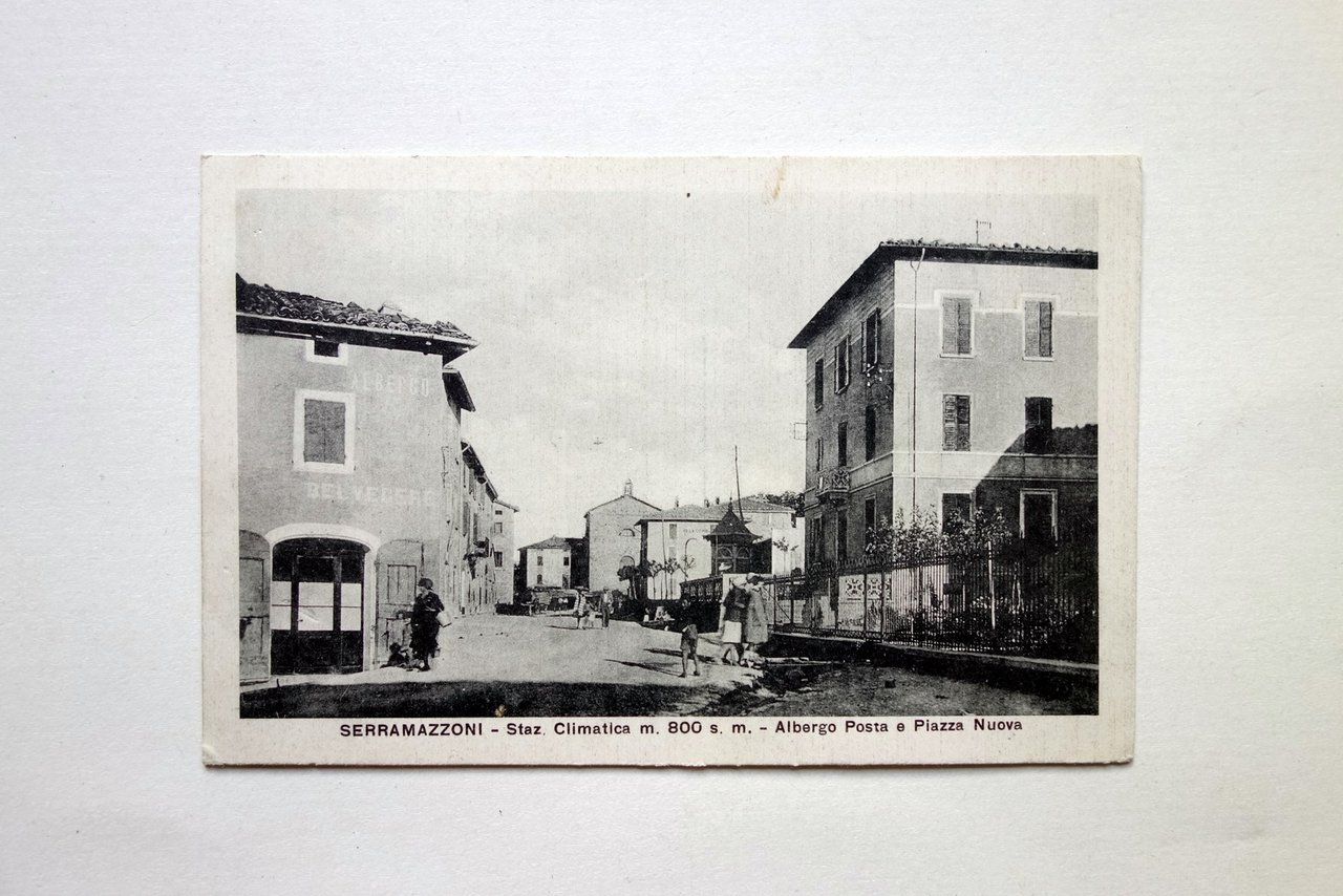 Cartolina Serramazzoni Albergo Posta e Piazza uova Animata Viaggiata 1931