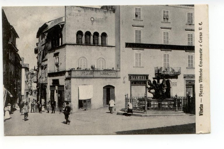 Cartolina Viterbo Piazza Vittorio Emanuele e Corso V. E. viaggiata barbiere