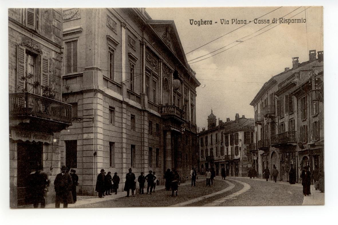 Cartolina Voghera Via Piana Cassa di Risparmio 1908 viaggiata Pavia