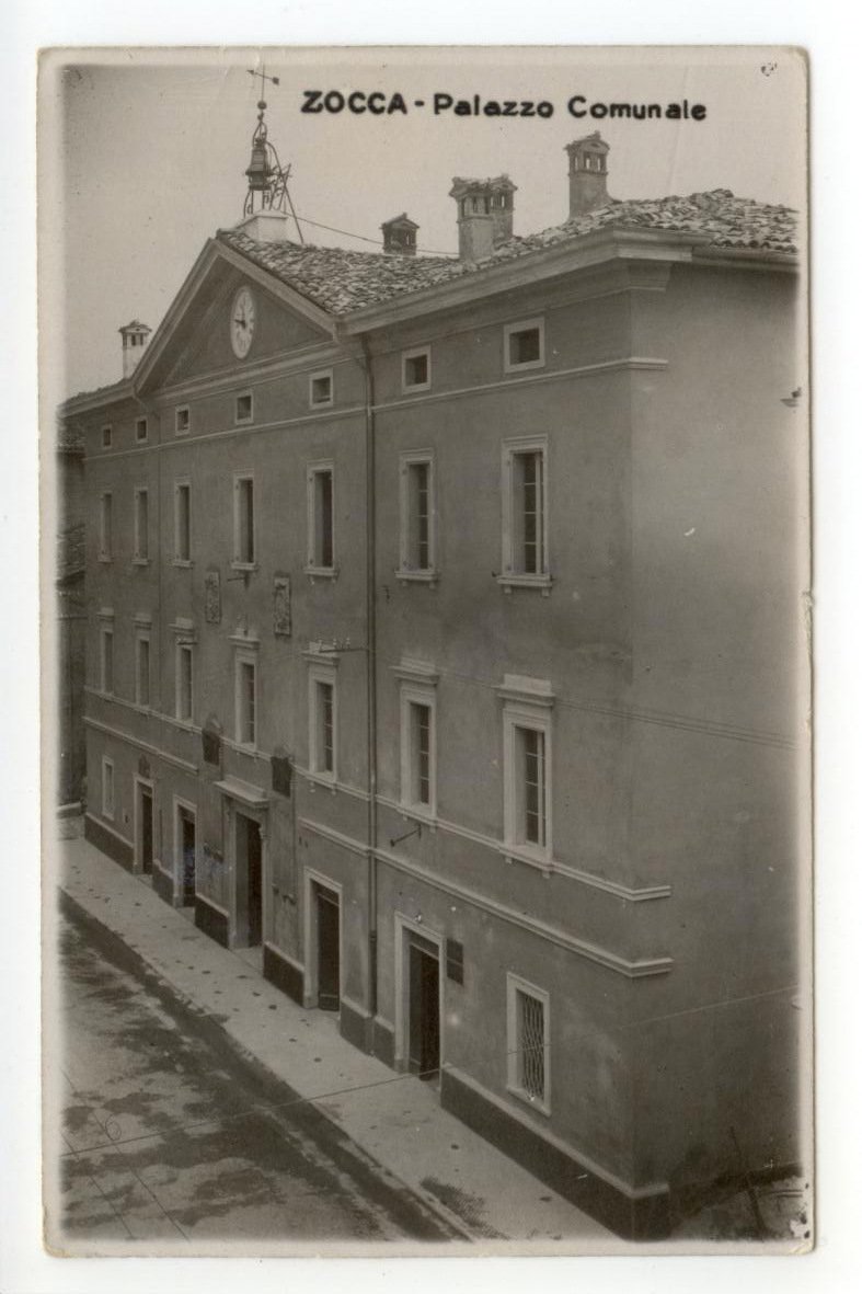 Cartolina Zocca Palazzo Comunale viaggiata 1929