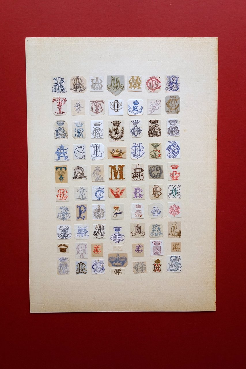 Collezione di Monogrammi Applicati su Cartoncino Decorati a Colori '800