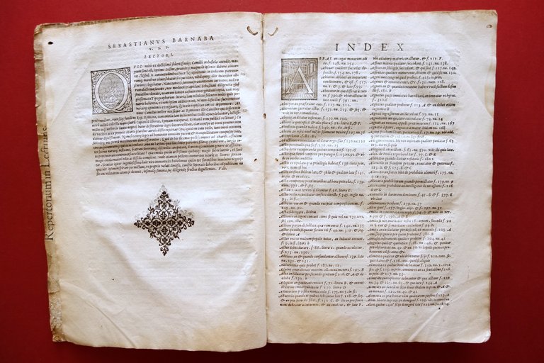 Consuetudines Neapolitanae cum Glosa Napodani Ioannem de Boy Napoli 1567 …