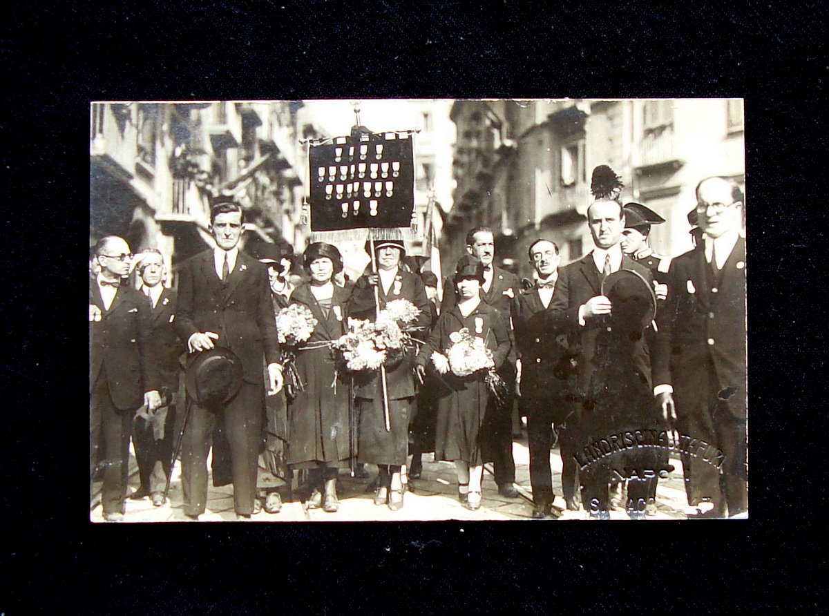 Foto Cartolina Napoli Corteo 22 Medaglie d'Oro Napoletane Donna Cecconi …
