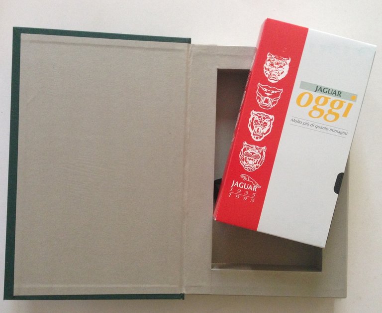 Jaguar Oggi Molto pi˘ di Quanto Immagini Videocassetta e Libro …