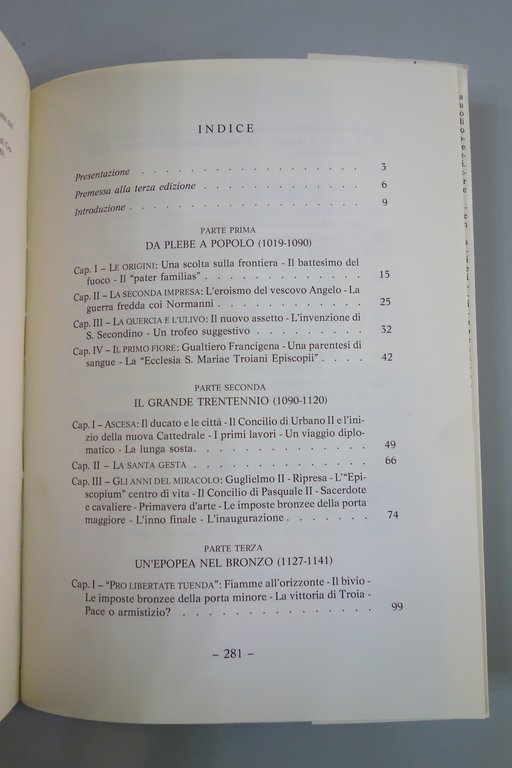 LA CIVITAS TROIANA E LA SUA CATTEDRALE DE SANTIS 84 …