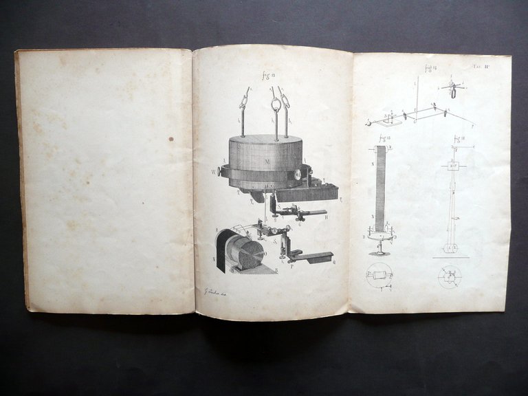Microsismografi dell'Istituto di Fisica Universit‡ di Padova Giulio Pacher 1897