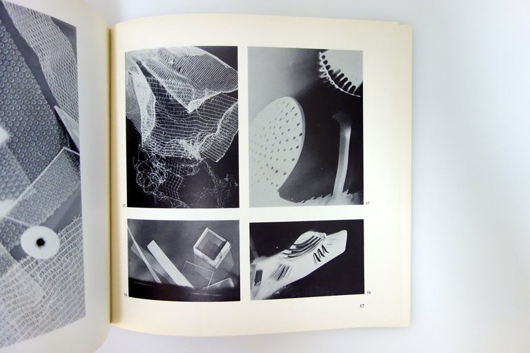 Off Camera premessa di Antonio Migliori Università di Parma 1980 …