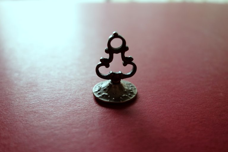 Piccolo Sigillo in Metallo per Ceralacca Figura Maschile Ottocento Originale