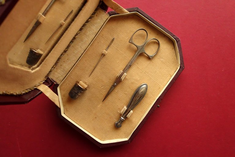 Servizio da Cucito in Argento Ditale Porta Aghi Forbici Ago …