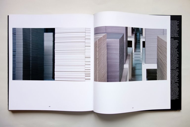 Terre a Fuoco Viaggio nell'Industria Ceramica Fontana Kenna Scianna Skira …