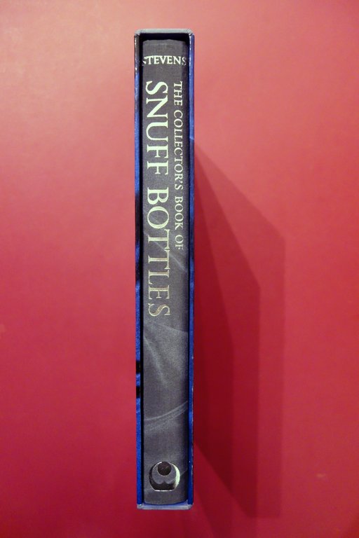 The Collector's Book of Snuff Bottles Bob Stevens Weatherhill NY …