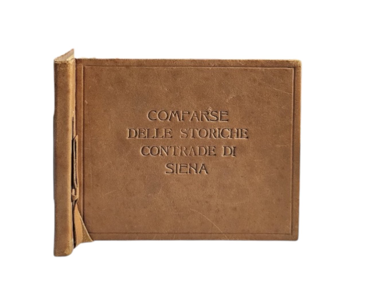 Le XVII comparse delle storiche Contrade di Siena