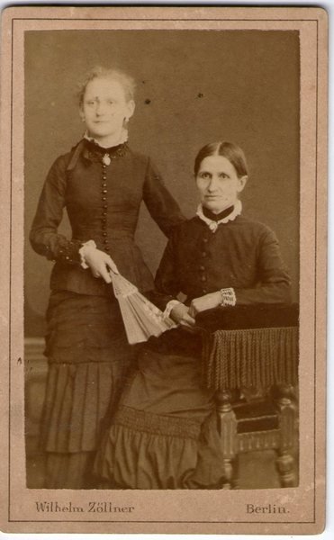 Foto photo signore eleganti con ventaglio by Wilhem Zollner Berlin …