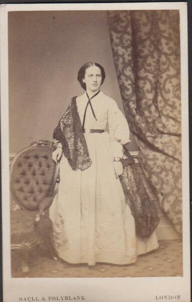 Foto photo cdv gentildonna in posa by Maull & Polyblank …