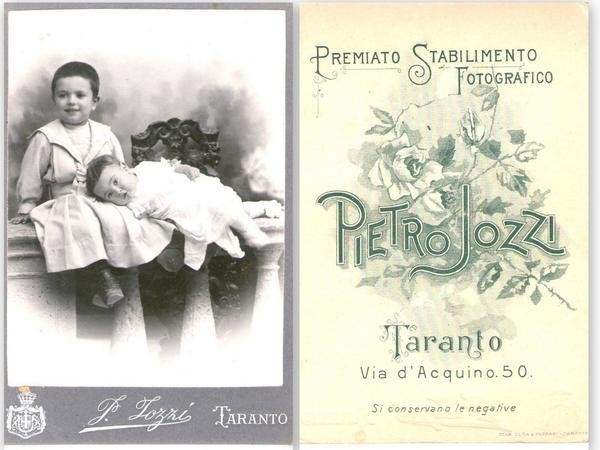 Foto photo cabinet card fratellini in posa sopra un muretto …