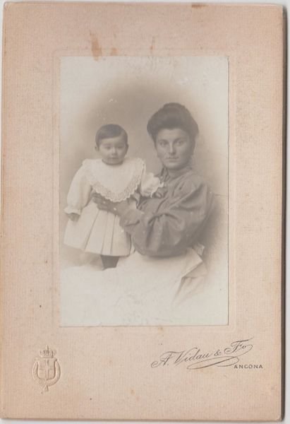 foto photo albumina cabinet card mamma con bambino in posa …